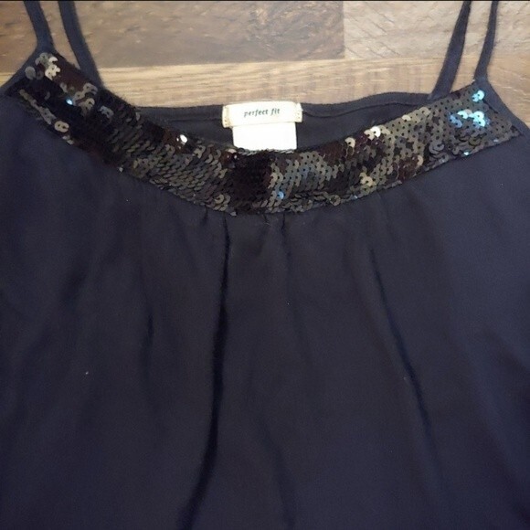 Old Navy Black Sequin Cami Size Small - Picture 2 of 3